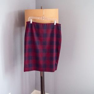 Red & Navy Plaid skirt EUC | Ann Taylor